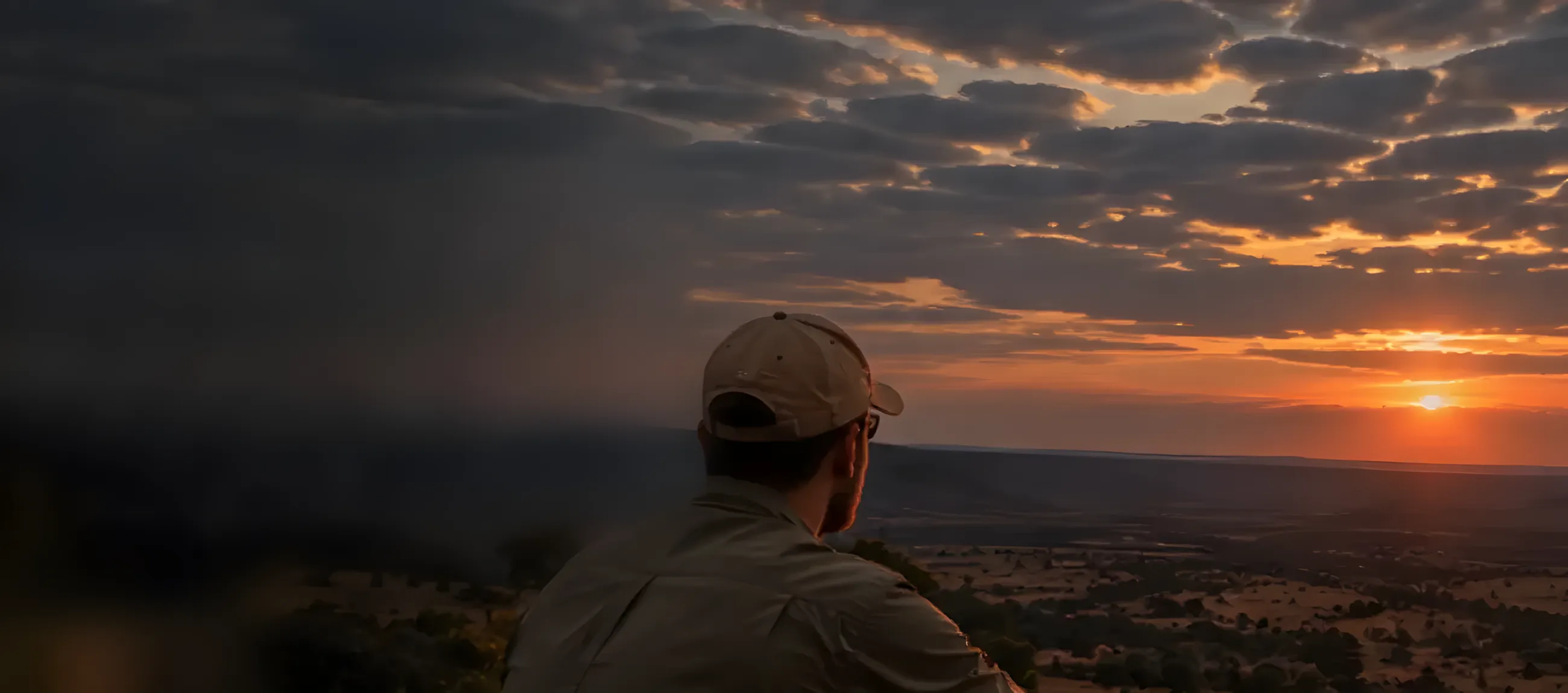 Chris Pampel bei Sonnenuntergang in Nordmosambik